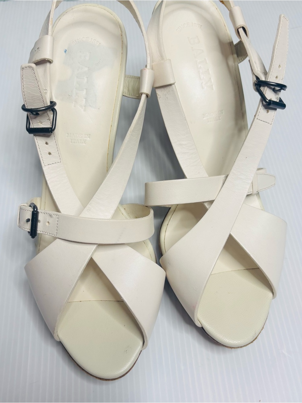 Bally Vintage Oswalda cream leather Double Buckle Sandals